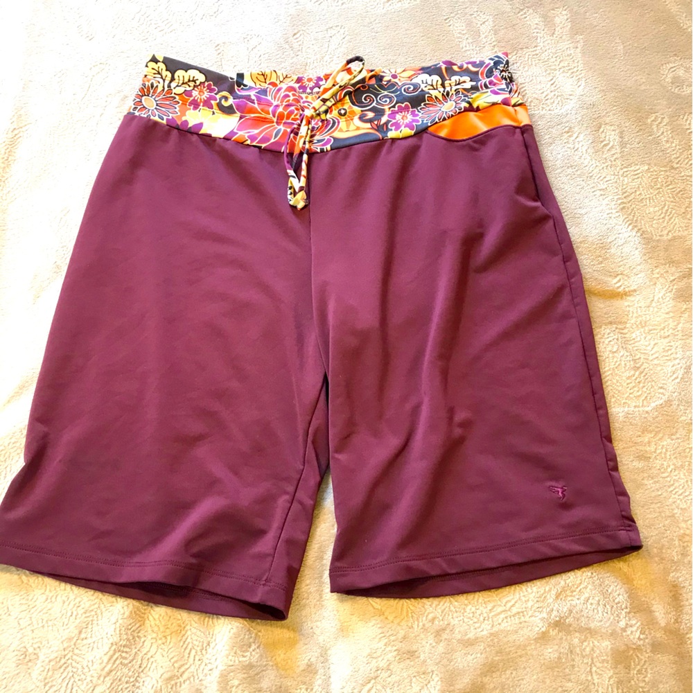 Insport cranberry orange pocket floral waist comfortable workout shorts Size L